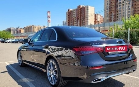 Mercedes-Benz E-Класс, 2022 год, 5 950 000 рублей, 4 фотография