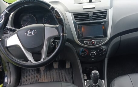 Hyundai Solaris II рестайлинг, 2011 год, 650 000 рублей, 5 фотография