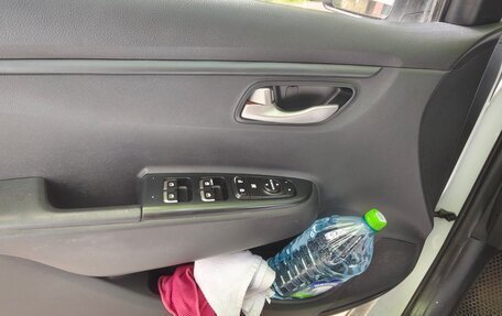 KIA Rio IV, 2018 год, 1 000 000 рублей, 2 фотография