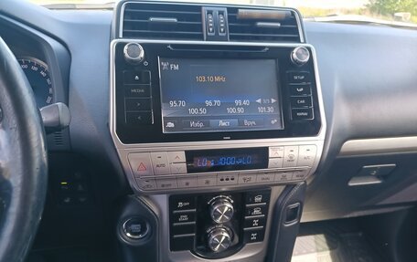 Toyota Land Cruiser Prado 150 рестайлинг 2, 2017 год, 3 850 000 рублей, 7 фотография