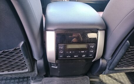Toyota Land Cruiser Prado 150 рестайлинг 2, 2017 год, 3 850 000 рублей, 9 фотография