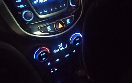 Hyundai Solaris II рестайлинг, 2015 год, 999 999 рублей, 10 фотография