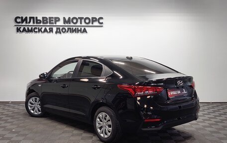 Hyundai Solaris II рестайлинг, 2018 год, 1 370 000 рублей, 8 фотография