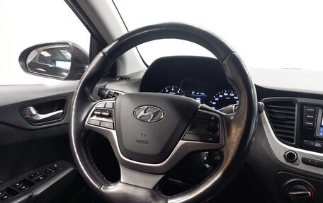 Hyundai Solaris II рестайлинг, 2018 год, 1 370 000 рублей, 12 фотография