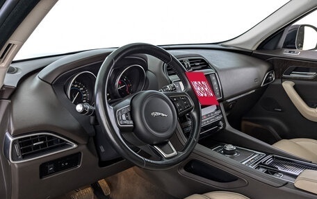 Jaguar F-Pace, 2017 год, 2 650 000 рублей, 15 фотография