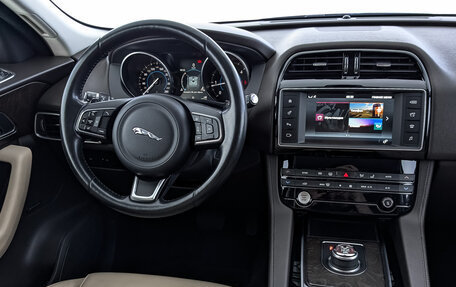 Jaguar F-Pace, 2017 год, 2 650 000 рублей, 26 фотография