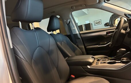 Toyota Highlander, 2025 год, 6 300 000 рублей, 24 фотография