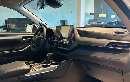 Toyota Highlander, 2025 год, 6 300 000 рублей, 23 фотография