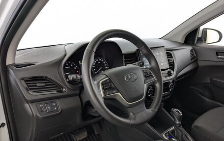 Hyundai Solaris II рестайлинг, 2021 год, 1 720 000 рублей, 16 фотография