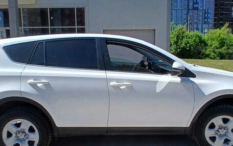 Toyota RAV4, 2015 год, 2 050 000 рублей, 6 фотография