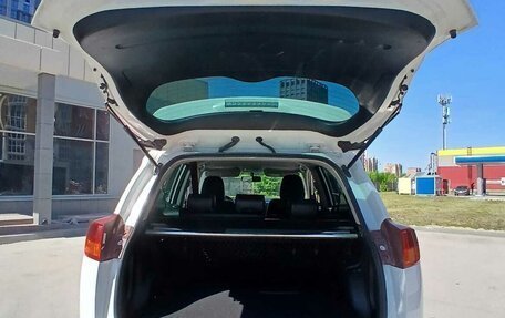 Toyota RAV4, 2015 год, 2 050 000 рублей, 10 фотография