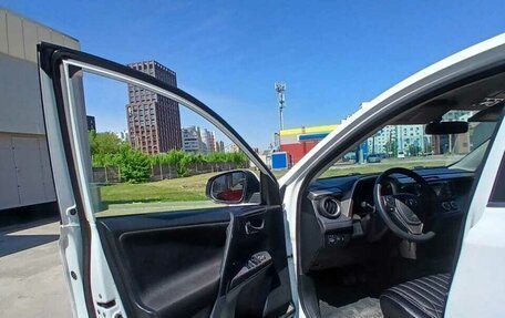 Toyota RAV4, 2015 год, 2 050 000 рублей, 17 фотография