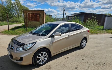 Hyundai Solaris II рестайлинг, 2011 год, 745 000 рублей, 3 фотография