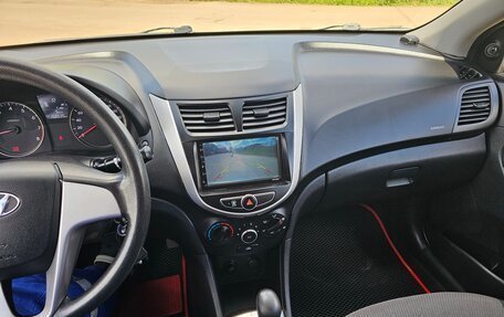Hyundai Solaris II рестайлинг, 2011 год, 745 000 рублей, 9 фотография