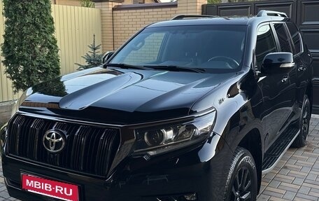 Toyota Land Cruiser Prado 150 рестайлинг 2, 2020 год, 7 500 000 рублей, 11 фотография