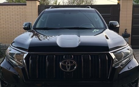 Toyota Land Cruiser Prado 150 рестайлинг 2, 2020 год, 7 500 000 рублей, 13 фотография