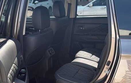 Mitsubishi Outlander III рестайлинг 3, 2021 год, 1 750 200 рублей, 9 фотография