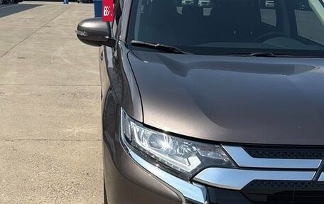 Mitsubishi Outlander III рестайлинг 3, 2021 год, 1 750 200 рублей, 3 фотография