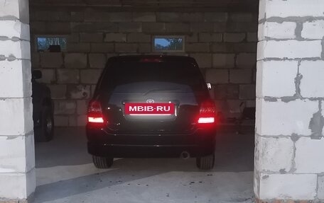 Toyota Kluger I, 2006 год, 1 400 000 рублей, 11 фотография
