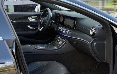 Mercedes-Benz CLS, 2022 год, 4 890 000 рублей, 18 фотография