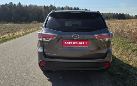 Toyota Highlander III, 2014 год, 2 559 000 рублей, 2 фотография
