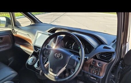 Toyota Esquire I, 2017 год, 2 400 000 рублей, 6 фотография