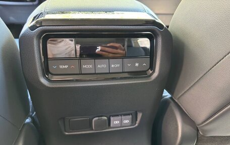 Toyota Land Cruiser Prado, 2024 год, 6 100 000 рублей, 12 фотография
