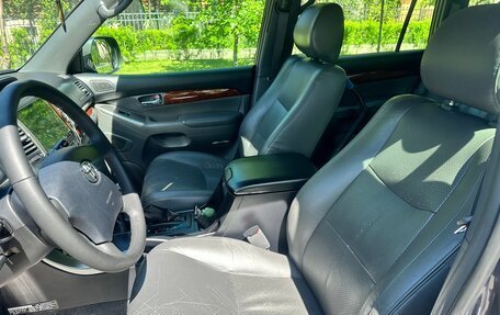Toyota Land Cruiser Prado 120 рестайлинг, 2006 год, 2 250 000 рублей, 12 фотография