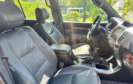 Toyota Land Cruiser Prado 120 рестайлинг, 2006 год, 2 250 000 рублей, 13 фотография