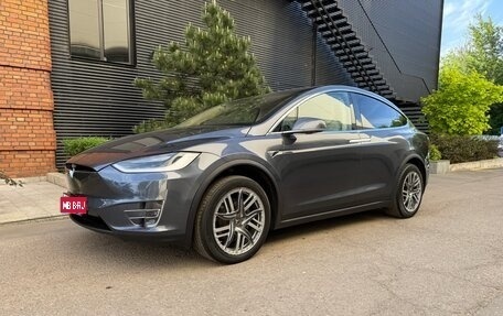 Tesla Model X I, 2018 год, 4 400 000 рублей, 1 фотография