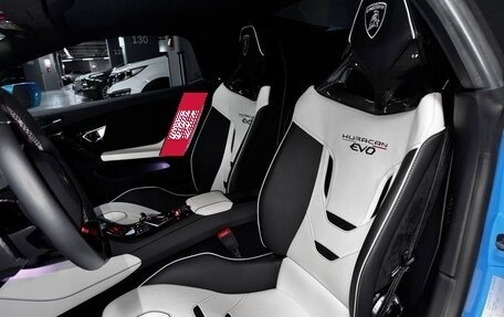 Lamborghini Huracán, 2022 год, 32 990 000 рублей, 4 фотография
