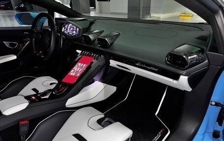 Lamborghini Huracán, 2022 год, 32 990 000 рублей, 5 фотография