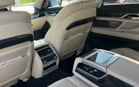 BMW 7 серия, 2018 год, 5 000 000 рублей, 15 фотография