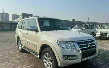 Mitsubishi Pajero IV, 2021 год, 4 300 000 рублей, 2 фотография