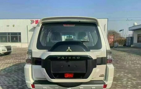Mitsubishi Pajero IV, 2021 год, 4 300 000 рублей, 5 фотография