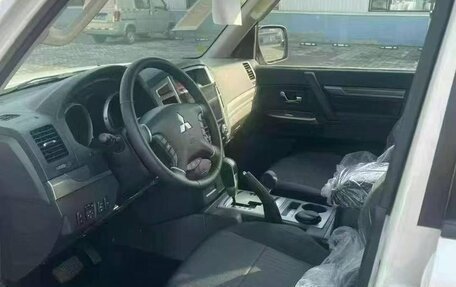 Mitsubishi Pajero IV, 2021 год, 4 300 000 рублей, 7 фотография
