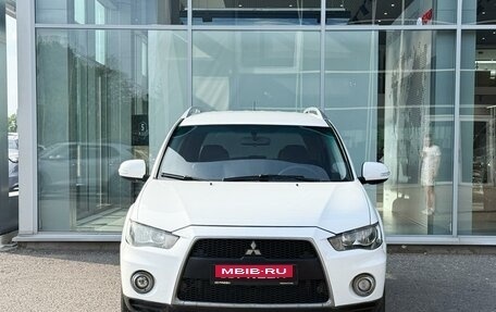 Mitsubishi Outlander III рестайлинг 3, 2010 год, 885 000 рублей, 3 фотография