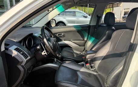 Mitsubishi Outlander III рестайлинг 3, 2010 год, 885 000 рублей, 10 фотография