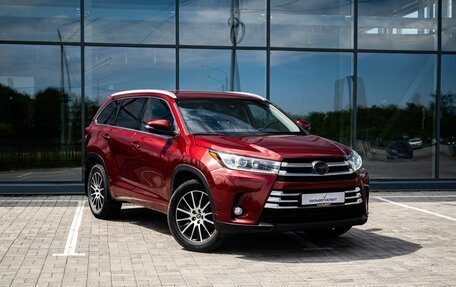 Toyota Highlander III, 2019 год, 3 900 000 рублей, 5 фотография
