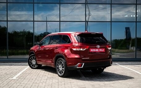 Toyota Highlander III, 2019 год, 3 900 000 рублей, 6 фотография