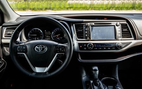 Toyota Highlander III, 2019 год, 3 900 000 рублей, 20 фотография