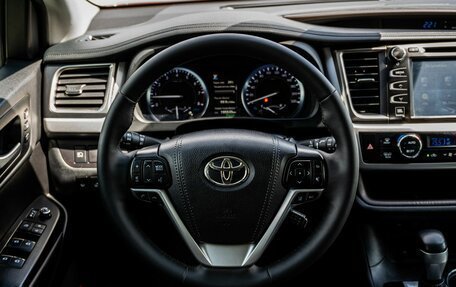 Toyota Highlander III, 2019 год, 3 900 000 рублей, 16 фотография