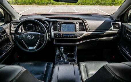 Toyota Highlander III, 2019 год, 3 900 000 рублей, 15 фотография