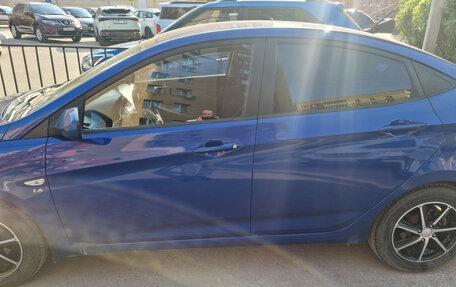 Hyundai Solaris II рестайлинг, 2013 год, 950 000 рублей, 4 фотография