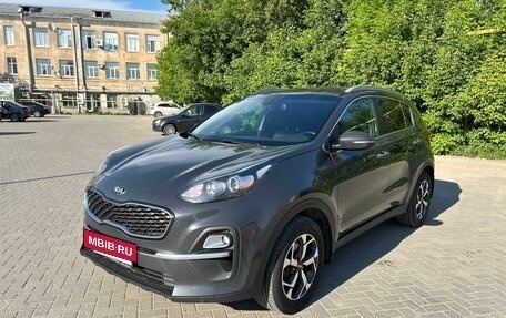 KIA Sportage IV рестайлинг, 2020 год, 2 300 000 рублей, 2 фотография