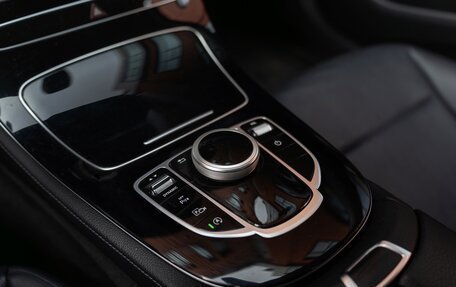 Mercedes-Benz E-Класс, 2019 год, 3 300 000 рублей, 15 фотография