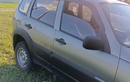Chevrolet Niva I рестайлинг, 2011 год, 505 000 рублей, 4 фотография