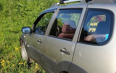 Chevrolet Niva I рестайлинг, 2011 год, 505 000 рублей, 2 фотография