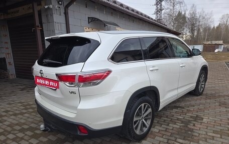 Toyota Highlander III, 2014 год, 2 730 000 рублей, 2 фотография