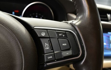 Jaguar XF II, 2016 год, 2 250 000 рублей, 14 фотография